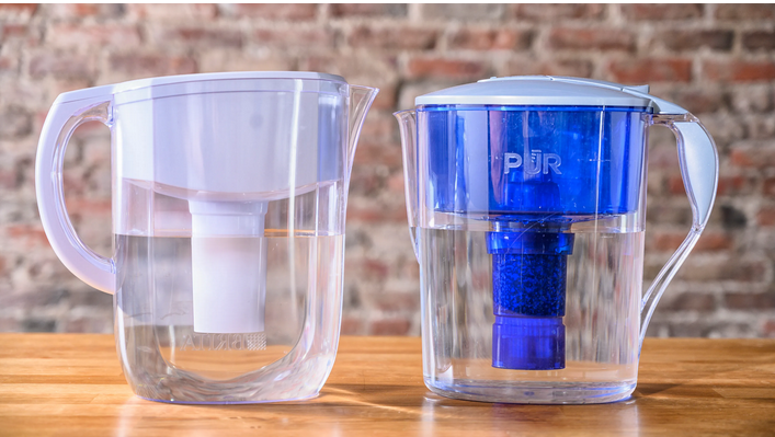 Streamline: Sleek Water Filter Jug Design